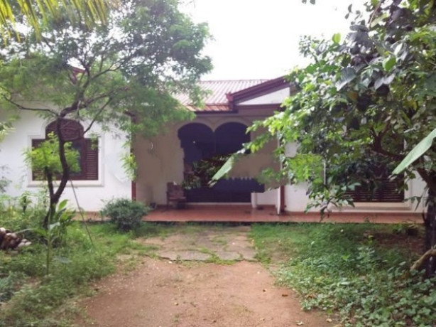 House for Sale with Land at Weediyawatta Udugampola Minuwangoda