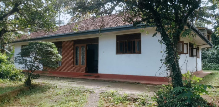 Land with House for Sale in Galle