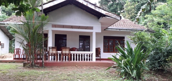 Land with House For Sale in Godakawela