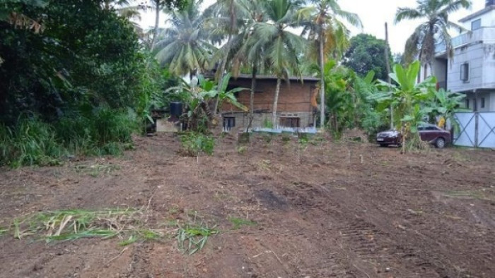 Square Shape Residential Bare Land for Sale Kelaniya