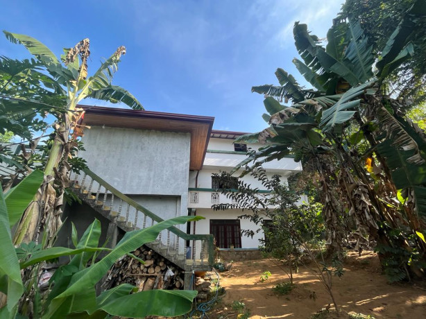 House with land sale in Matale