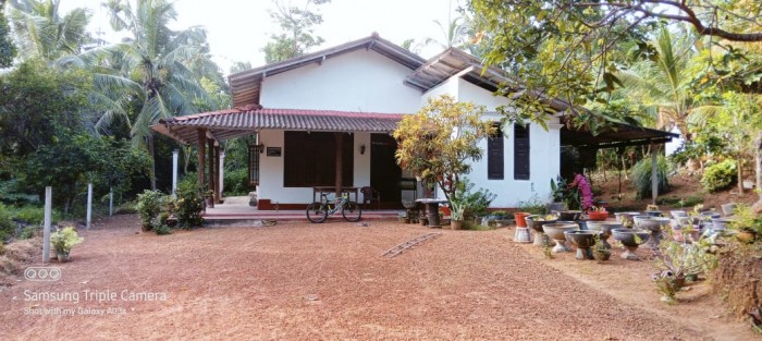 House For Sale in bentota, Induruwa.