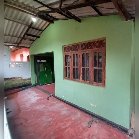 House With Land For Sale In - GAMPOLA.